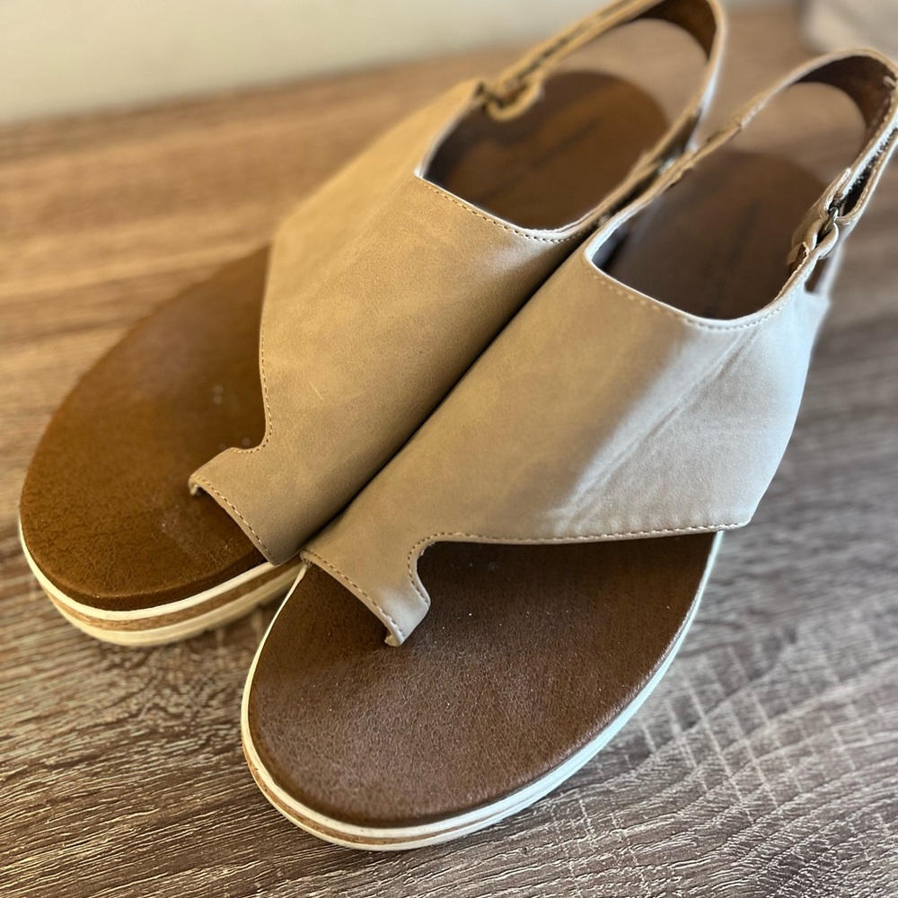 Adorable Platform Beige Sueded Leather Sandals